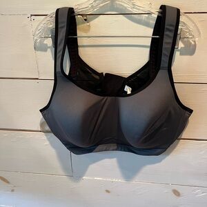 LIVI size 42F Women's Black and Gray Sports Bra, EUC, full figured